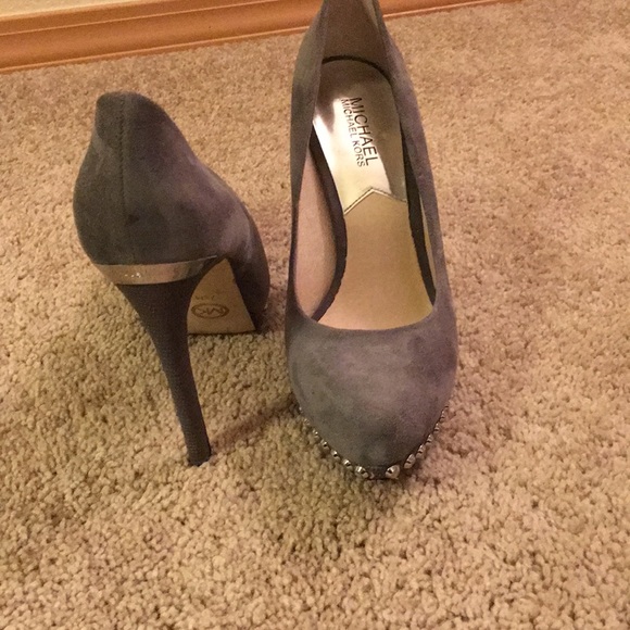 Michael Kors gray suede heels - Picture 4 of 8